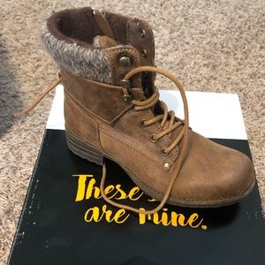 Brand new girls combat boots.